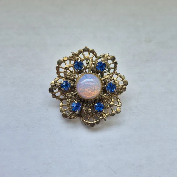 Vintage Faux Opal Blue Rhinestone Filigree Gold Tone Brooch - Picture 5 of 5